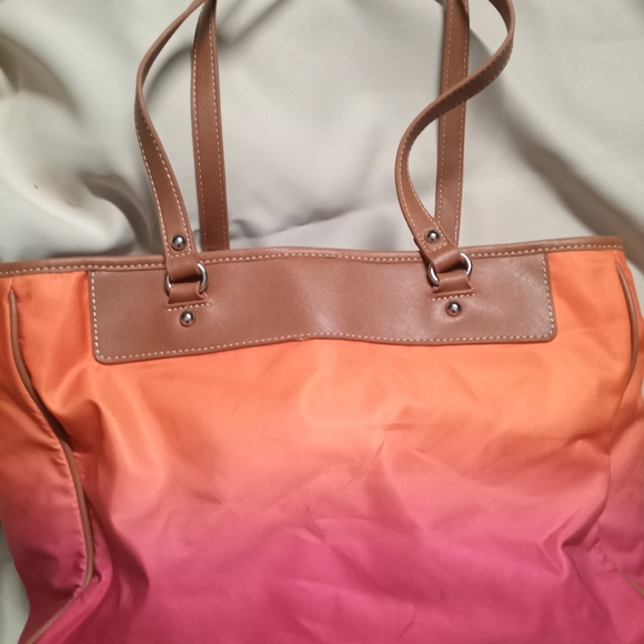 Handbag - Picture 2 of 6